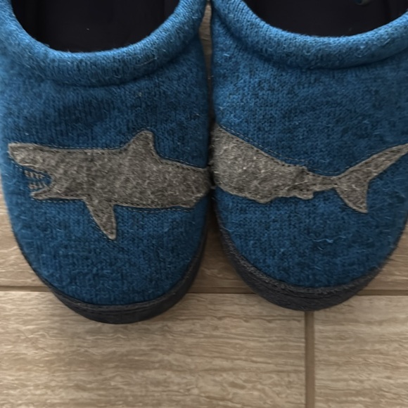 Ll bean boy’s slippers size 1-2 - Picture 3 of 3